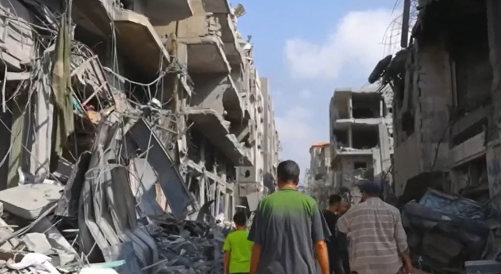 DOCUMENT TF1-LCI - Gaza : notre équipe dans l'enfer de Khan Younès, où des milliers de réfugiés s'entassent