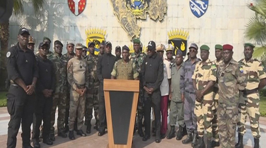 VIDÉO - Coup d'État au Gabon : chronique d'un putsch en direct à la télévision