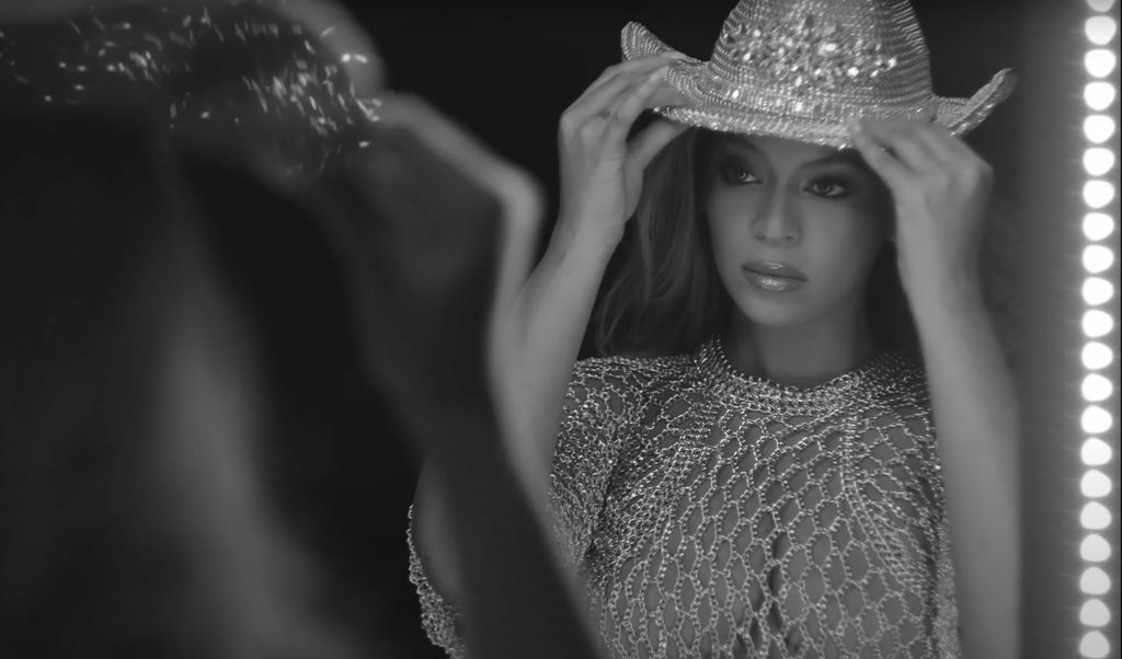 Beyoncé prend le virage country et profite du Super Bowl pour annoncer un nouvel album