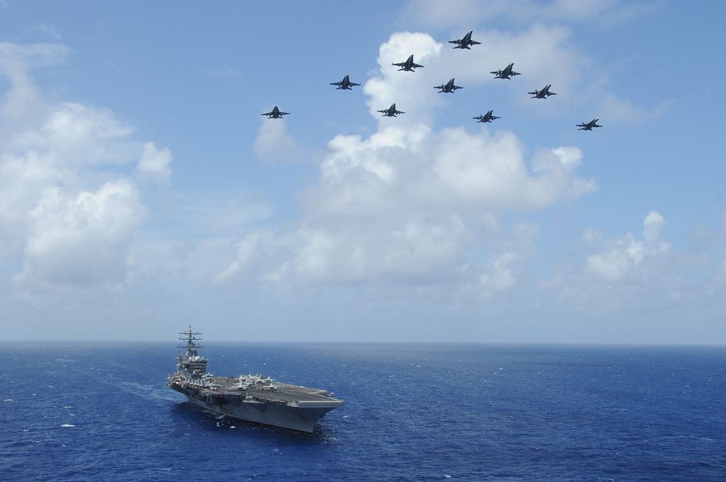 VIDÉO - Les États-Unis envoient un deuxième porte-avions 