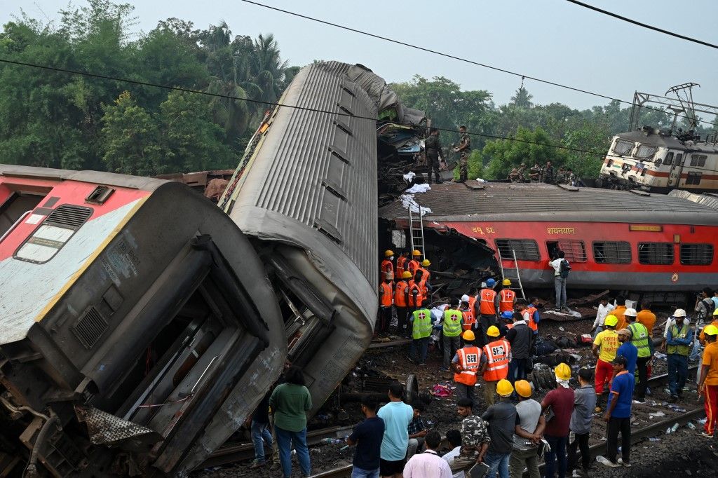 VIDÉO - Au moins 288 morts : l'Inde meurtrie par une terrible catastrophe ferroviaire