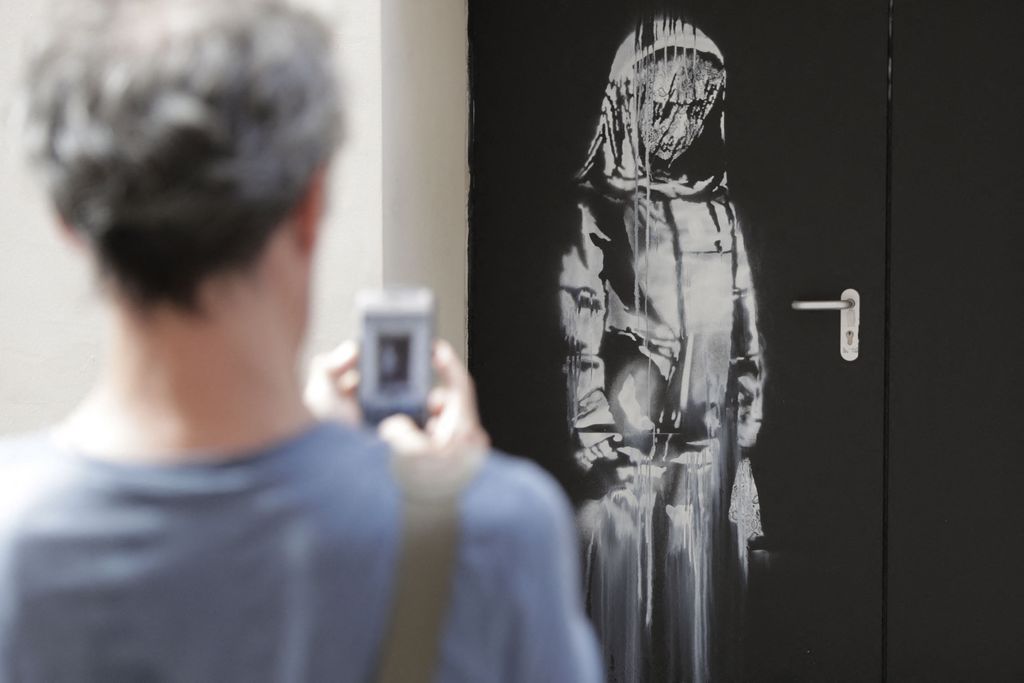 Vol d'un Banksy au Bataclan : huit hommes condamnés à des peines jusqu'à 2 ans de prison ferme