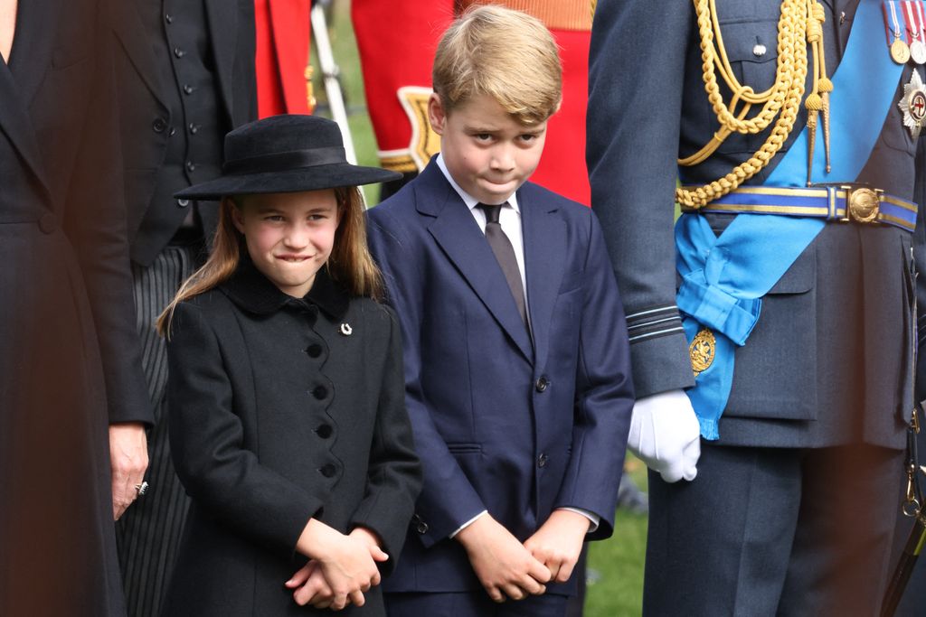 Funérailles d'Elizabeth II : George et Charlotte exemplaires, leur petit frère Louis absent