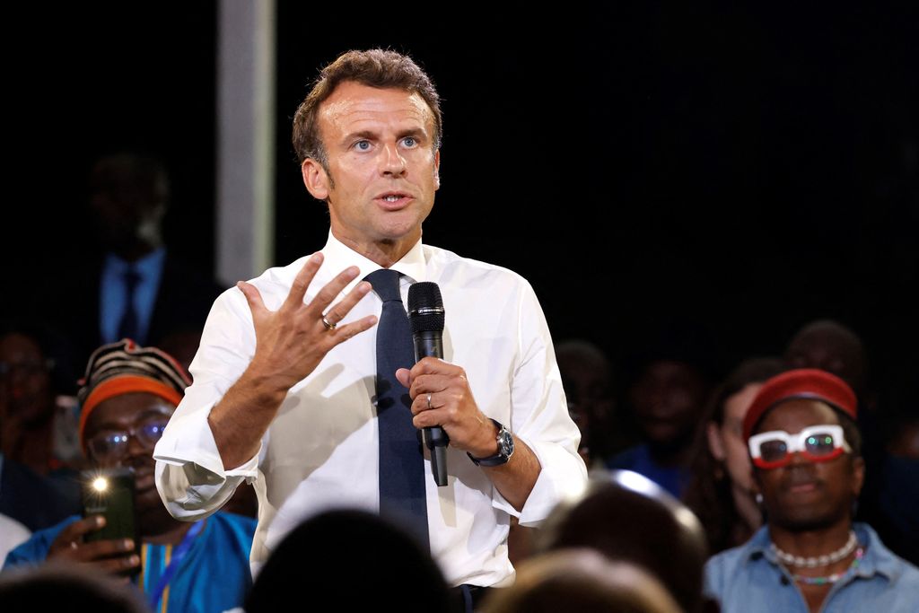 Emmanuel Macron demande aux diplomates d'être 