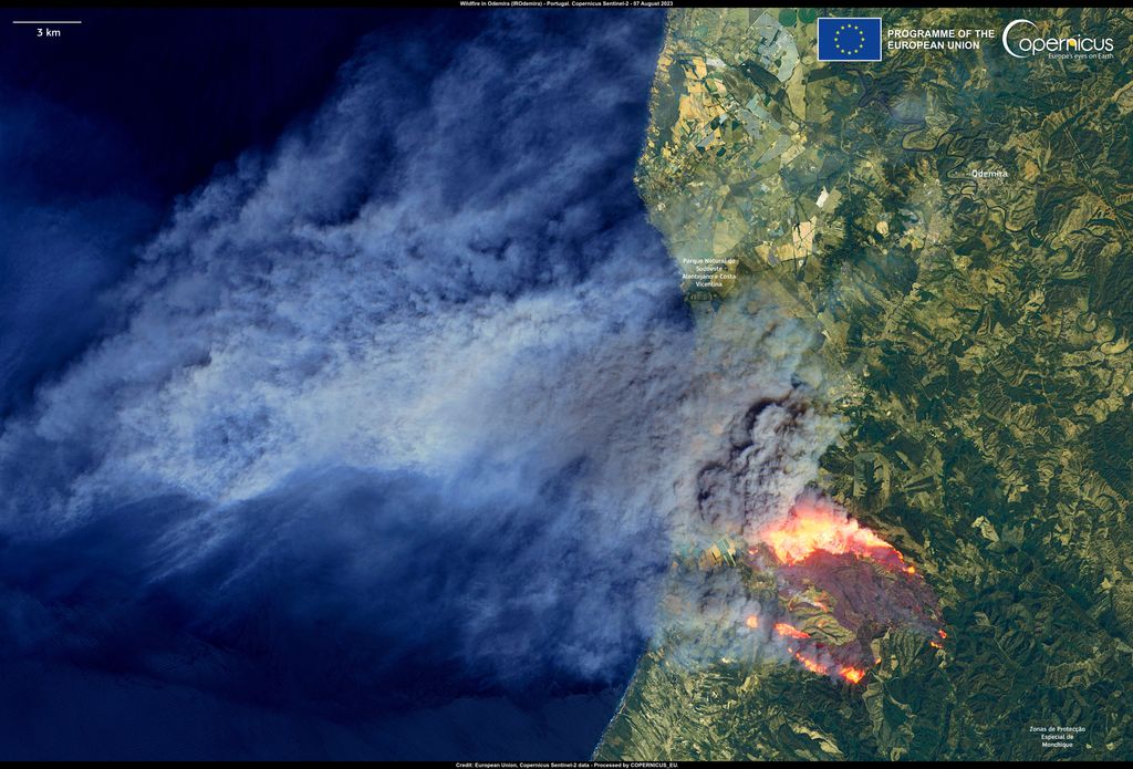 PHOTO - L'incendie qui ravage le Portugal visible depuis l'espace