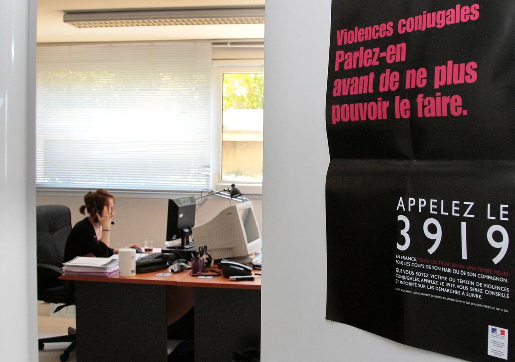 Journée internationale de lutte conte les violences faites aux femmes : les numéros à connaître