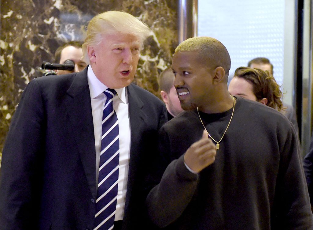 États-Unis : pluie de critiques contre Donald Trump pour avoir dîné avec Kanye West et un suprémaciste blanc