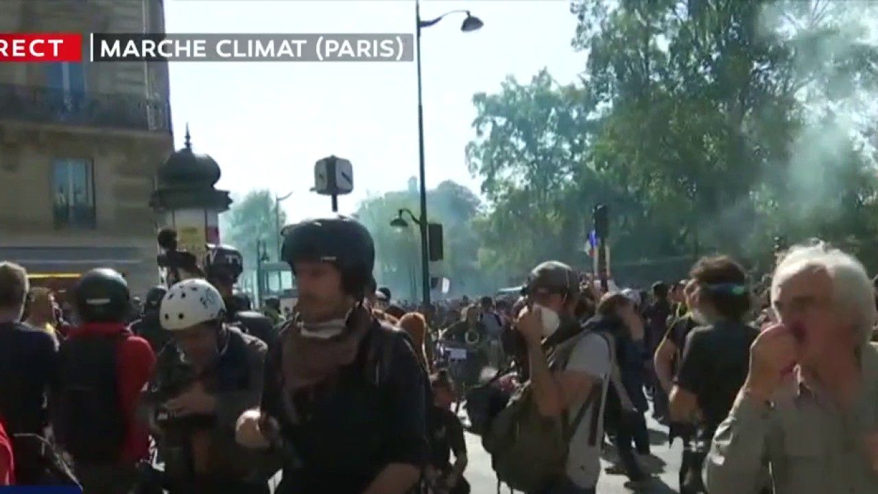 Des black blocs au sein de la marche pour le climat : le récit de notre envoyée spéciale