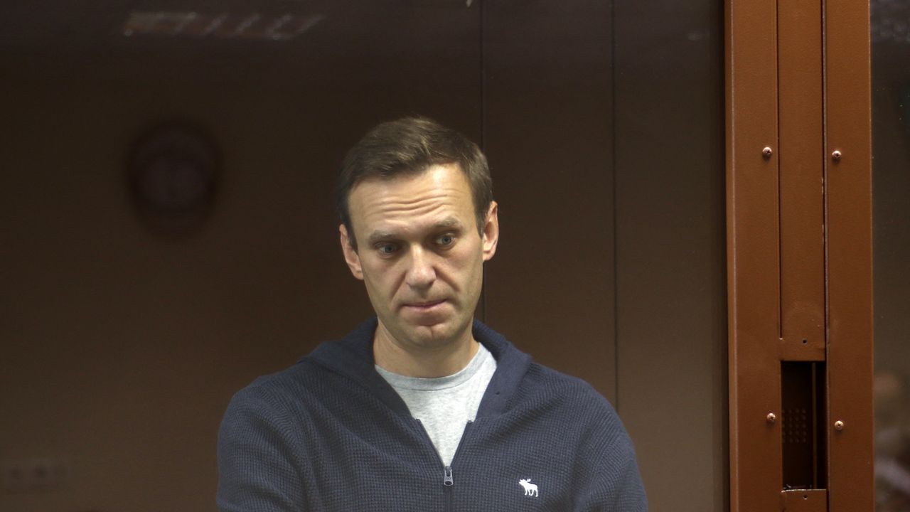 Russie : appel rejeté pour l'opposant Navalny, qui devra bien effectuer 19 ans de prison supplémentaires