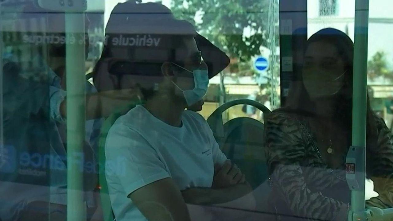 Fin du masque obligatoire dans les transports : l'épidémie de Covid-19 est-elle derrière nous ?
