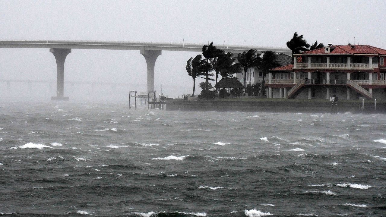 Na żywo – Huragan Ian: Floryda zniszczona przez „katastrofalne powodzie”, 2 miliony domów bez prądu