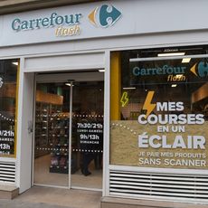 Carrefour magasin automatique à Paris.