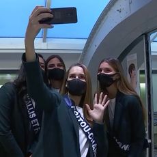C'est masquées que les candidates à la couronne de Miss France 2021 ont entamé leur mois de préparation.