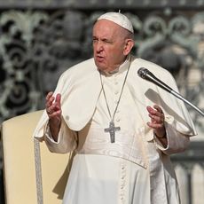Le pape François, le 28 septembre 2022, sur la place Saint-Pierre.