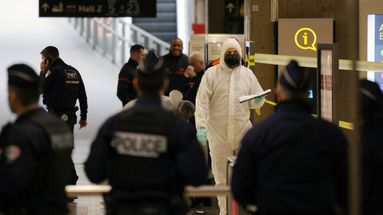 Attaque à la gare de Lyon : mis en examen, l'assaillant voulait "s'en prendre à des Français"