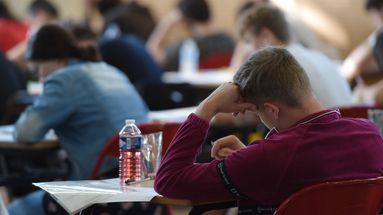 Lycée : retour des maths obligatoires dès la première à la rentrée 2023