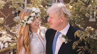 Boris Johnson, 56 ans et Carrie Symonds, 33 ans, sont les parents d'un petit Wilfred Lawrie Nicholas, né le 29 avril 2020.