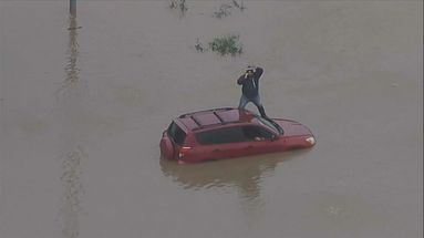VIDÉO - Pluies diluviennes, inondations : la Californie en état d'urgence