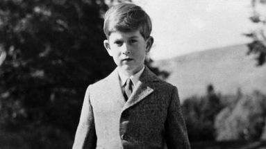 Le roi Charles III, alors prince de Galles, photographié en 1955.