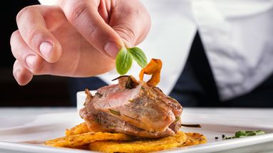Gastronomie : et si vous invitiez un chef dans votre cuisine ?