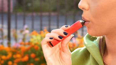 Cigarette électronique : quels dangers pour la santé et l’environnement ? 
