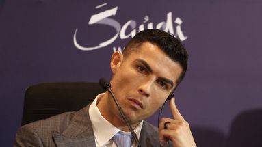 VIDÉO - Le lapsus gênant de Cristiano Ronaldo, accueilli en rock star en Arabie Saoudite