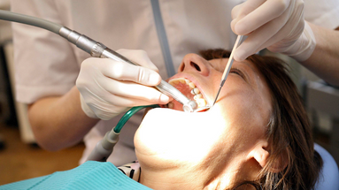 Les soins dentaires mieux remboursés en 2017 ? Marisol Touraine s'y engage