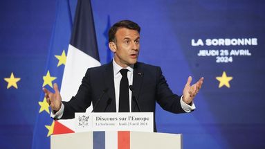 EN DIRECT - Discours de la Sorbonne : Macron veut bâtir un "concept stratégique" de "défense européenne crédible"
