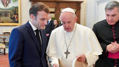Notre-Dame : Emmanuel Macron invite le pape à assister à la réouverture le 8 décembre 2024