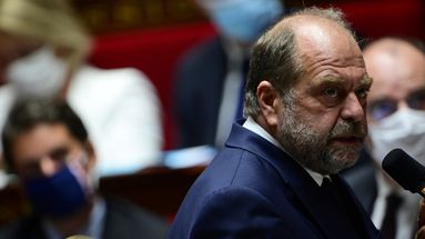 Dupond-Moretti accuse le RN de défendre la France "catholique et blanche", ses députés quittent l'Assemblée