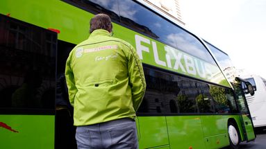 Un bus longue distance de l'entreprise Flixbus