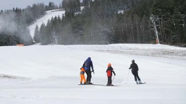 VIDÉO - Alpes-de-Haute-Provence : la neige est de retour pour la fin de la saison de ski