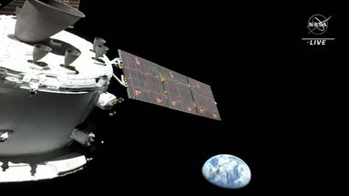 Partie de la Terre mercredi 16 novembre dans la matinée, accrochée au sommet de la méga-fusée Space Launch System (SLS) de la Nasa, la capsule Orion atteindra la Lune ce lundi 21 novembre en milieu de journée.