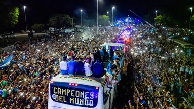 EN DIRECT - Mondial : l'équipe argentine évacuée en hélicoptère à cause de la foule