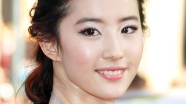 #BoycottMulan : Liu Yifei, l'actrice de Disney, dans la tourmente après son soutien à la police de Hong Kong
