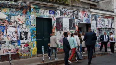 VIDÉO - Bienvenue chez Gainsbourg : la maison de l'artiste désormais ouverte au public