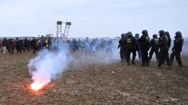 Greta Thunberg se joint à une manifestation anti-charbon en Allemagne, plusieurs affrontements avec la police