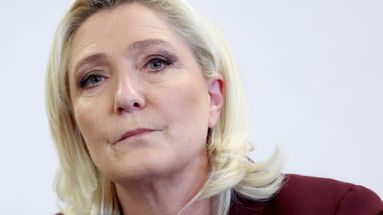 Présidentielle : Marine Le Pen ne se représentera pas en 2027 "a priori", mais prépare la suite