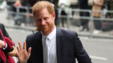Le prince Harry à son arrivée devant la Haute Cour de Londres pour son procès contre l'éditeur du "Daily Mirror", le 7 juin 2023.