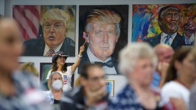 "Il a été le premier à venir nous parler": au Texas, les orphelins de Trump pleurent leur idole