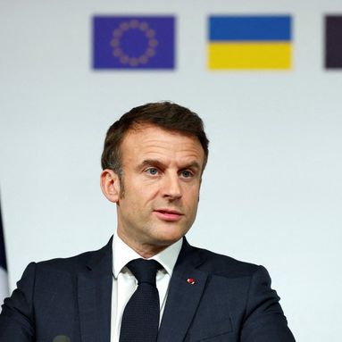 EN BREF - Des troupes au sol en Ukraine, l'hypothèse de Macron essuie un refus massif