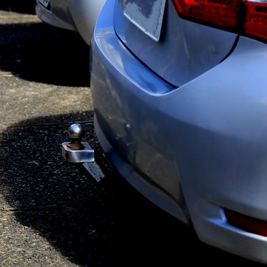 En cas de panne, où trouver le crochet de remorquage de votre véhicule ?