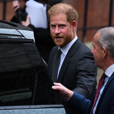 "Ça pourrait ouvrir une boîte de Pandore" : à Londres, le prince Harry charge à nouveau la famille royale