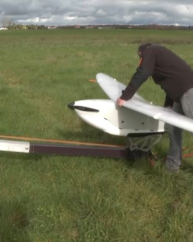 VIDÉO - Des ailes légères, un déploiement rapide... Ces drones français livrés à l'armée ukrainienne