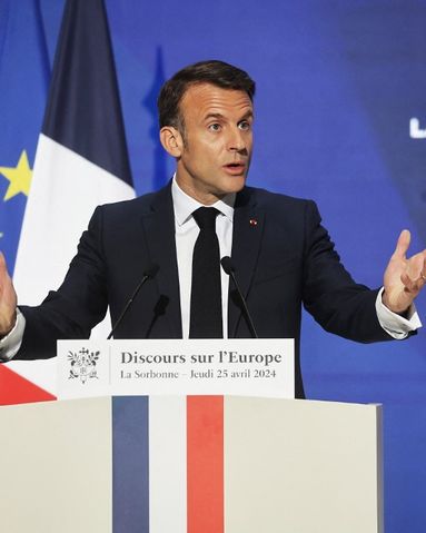 EN DIRECT - Discours de la Sorbonne : Macron veut bâtir un "défense européenne crédible"