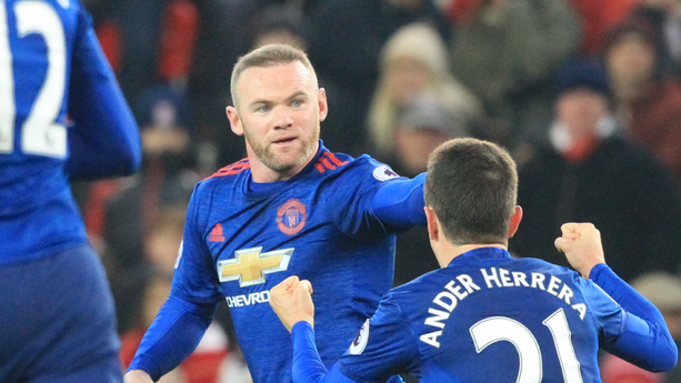 VIDÉO – Rooney est rentré dans la légende de Manchester United avec un sublime coup franc