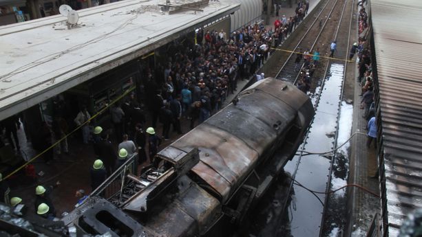 Egypte : au moins 20 morts dans accident de train suivi d'un incendie en gare du Caire