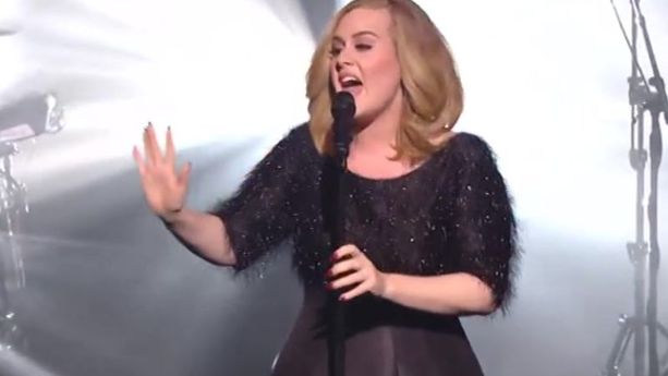 "NRJ Music Awards" : Adele enflamme Cannes pour sa première scène depuis les Oscars