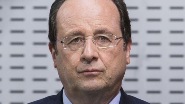 Plus que jamais impopulaire, Hollande entraîne Valls dans sa chute