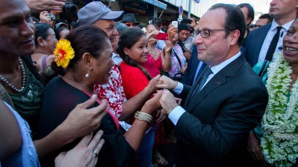 Hollande reconnaît l'impact des essais nucléaires sur la Polynésie